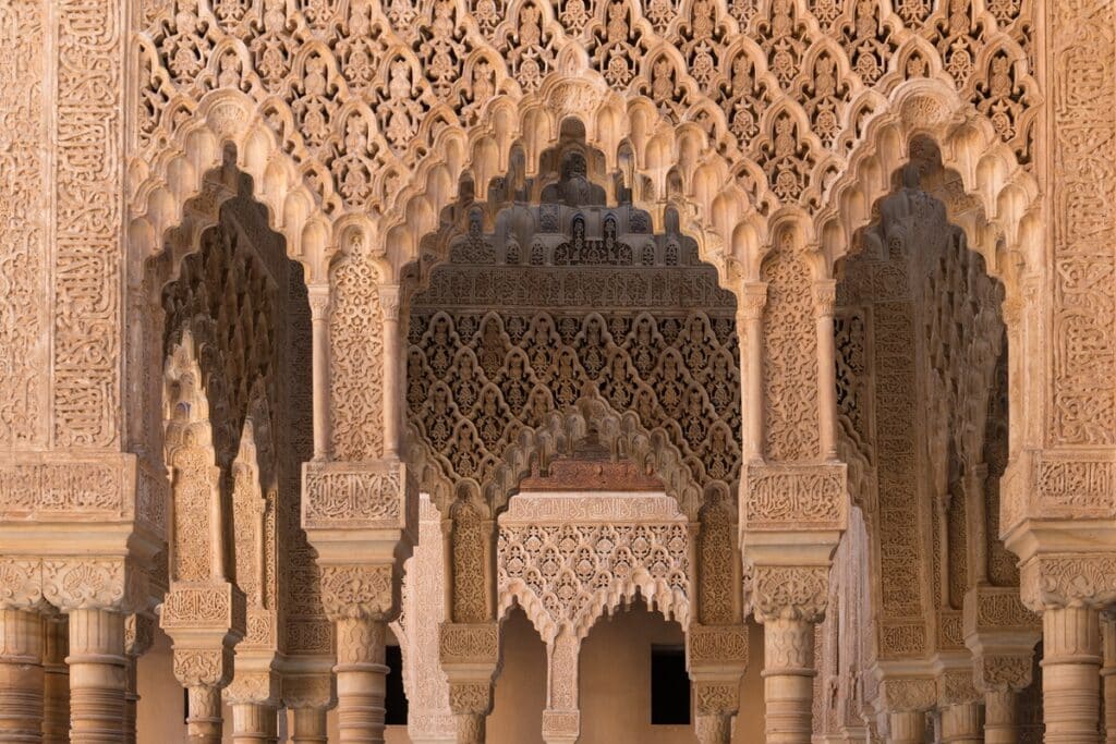 Alhambra de Grenade arcs polylobés