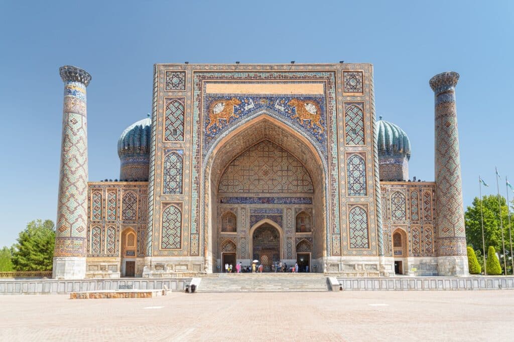 façade du Sher-Dor Madrasah