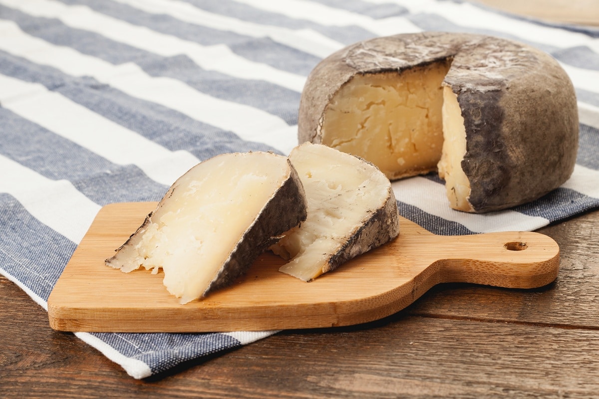 Comment bien conserver un fromage artisanal à la maison