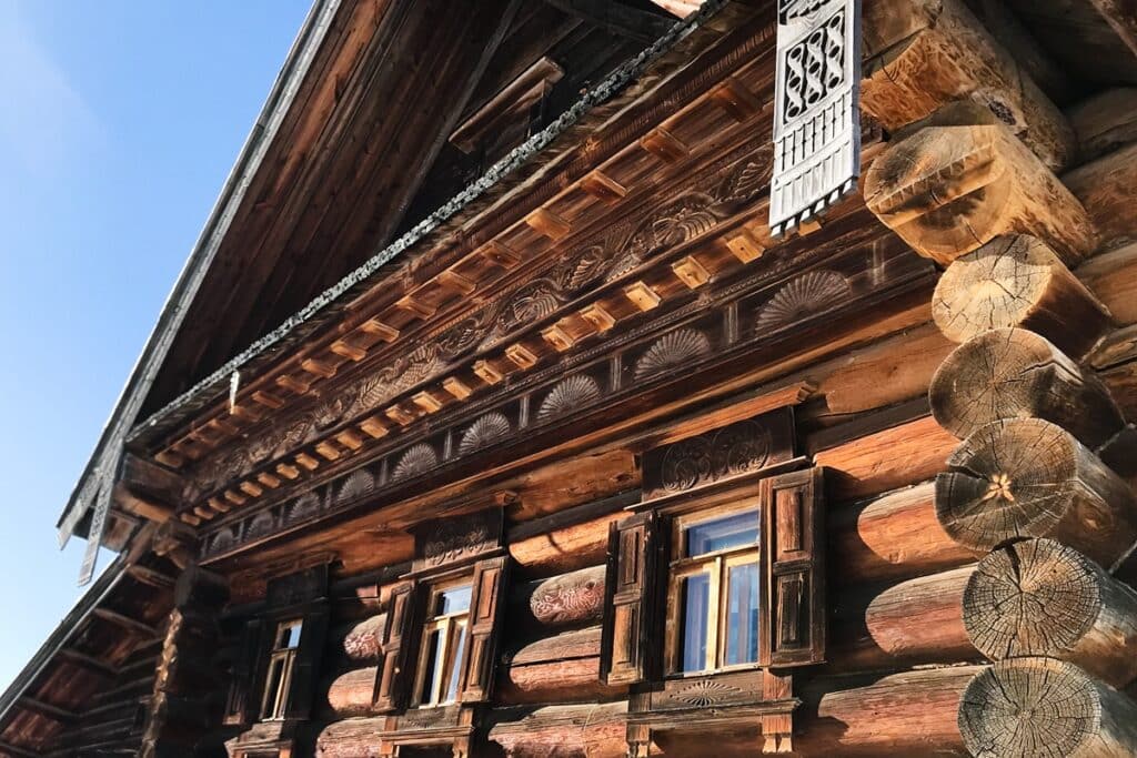 détail maison en bois russe