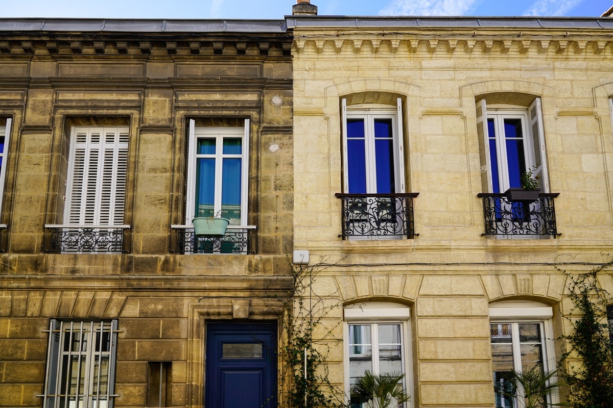 façade sale et faàade nettoyée