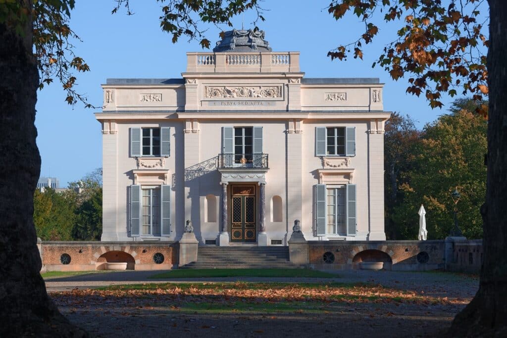 Château de Bagatelle de style néo-palladien à Paris