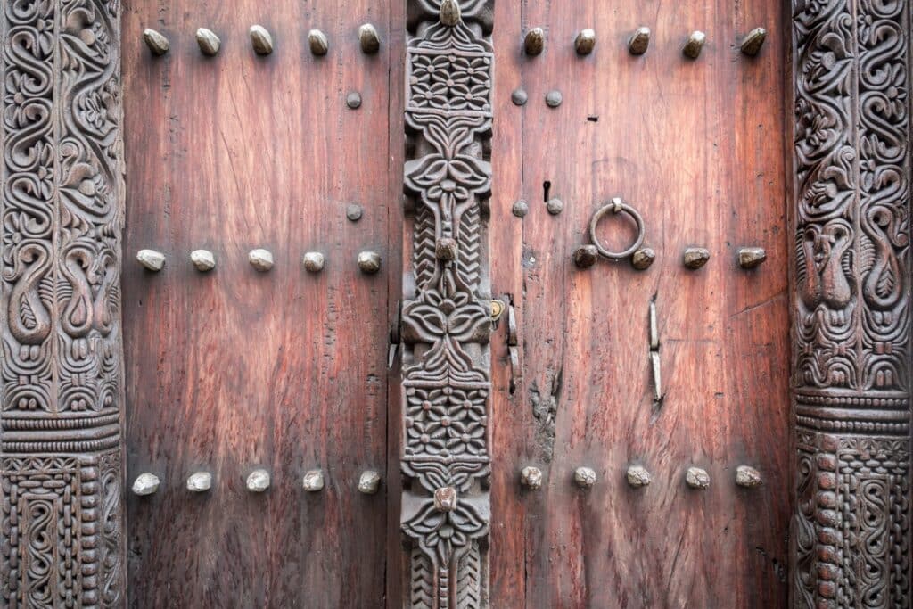 détail porte de stone town