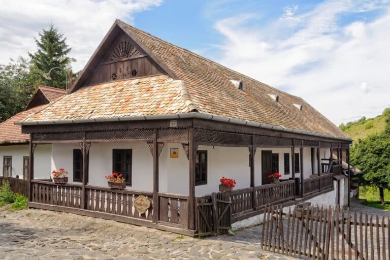 maison paloc à Holloko