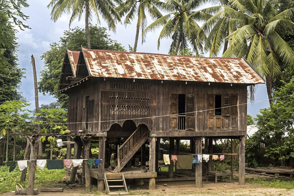 ferme birmane en teck