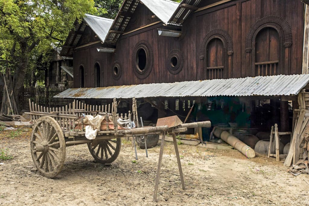 ferme birmane en teck