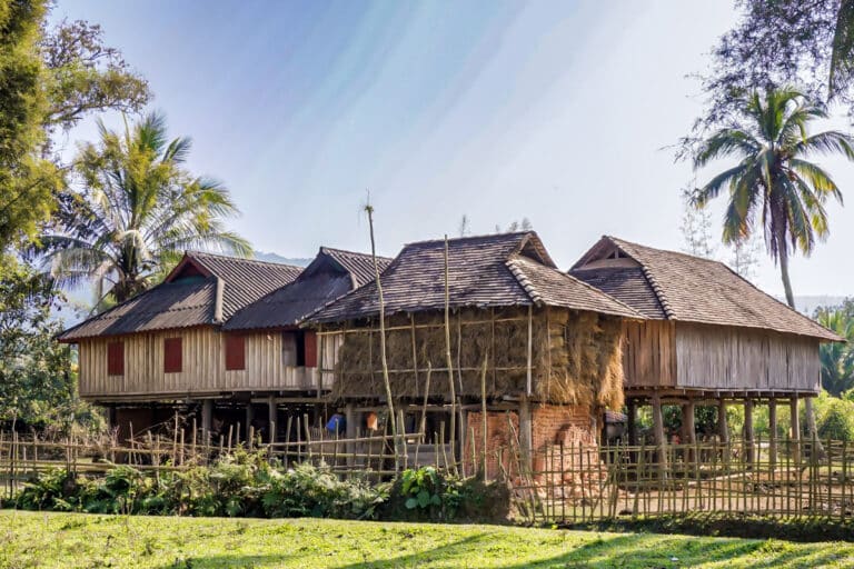 maisons traditionnelles au Myanmar