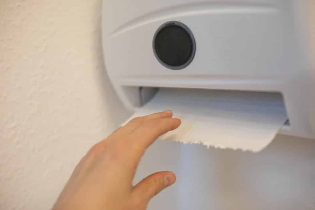Distributeur essuie-mains
