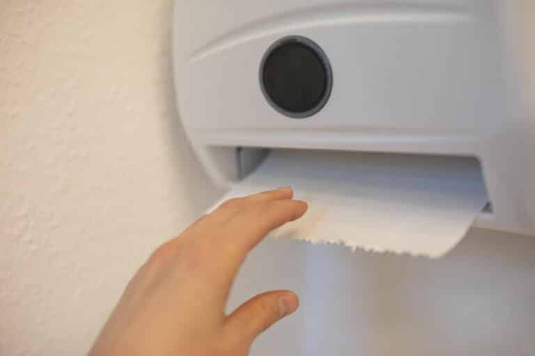 Distributeur essuie-mains