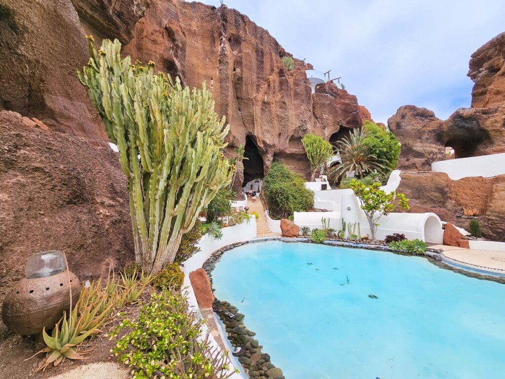 piscine de la maison omar sharif à nazaret