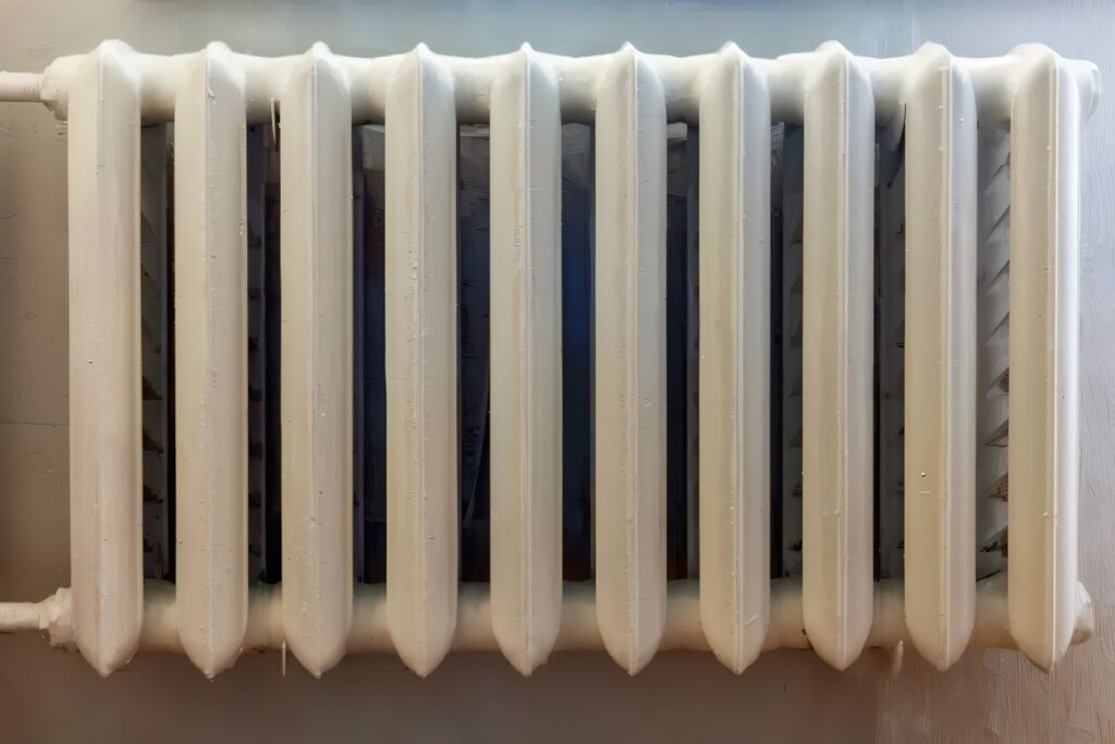 radiateur en fonte peint en blanc