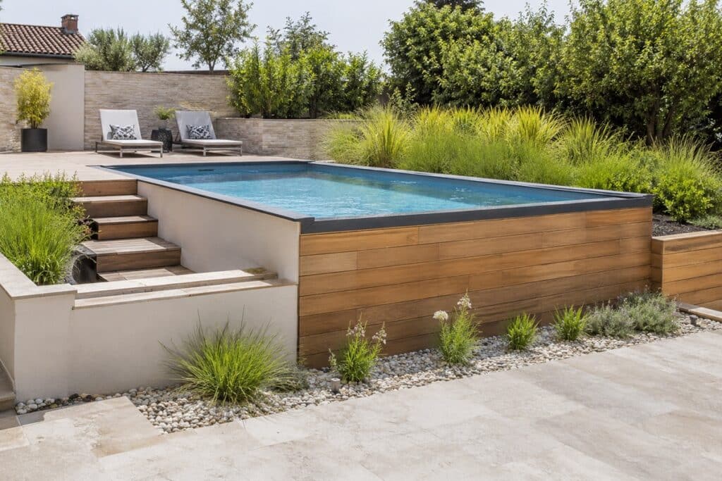 piscine semi-enterrée