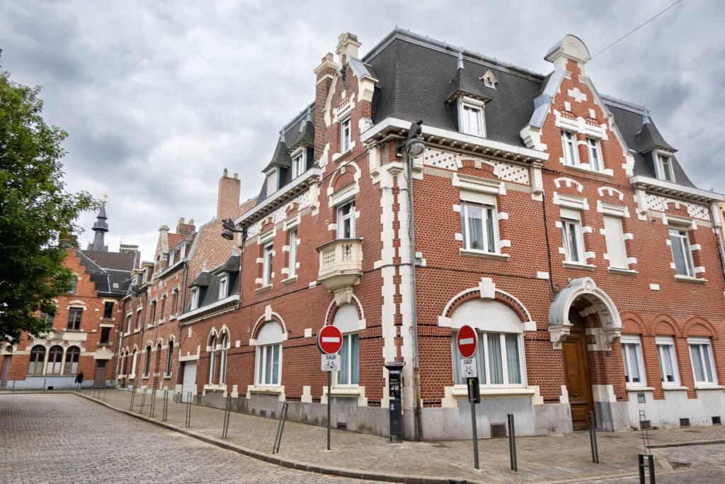 magnifique bâtiment en briques