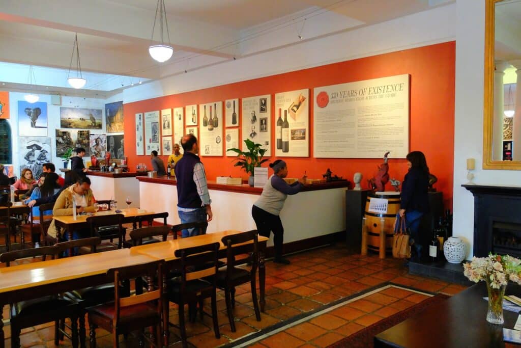 espace de dégustation du vin à l'intérieur de Groot Constantia