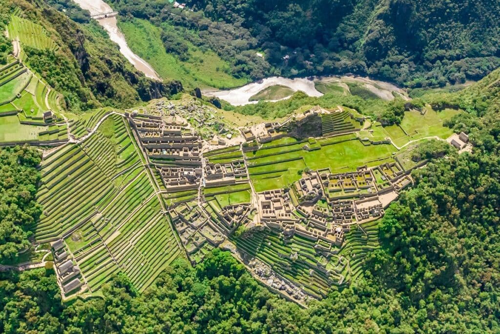 Le Machu Picchu vu depuis les hauteurs
