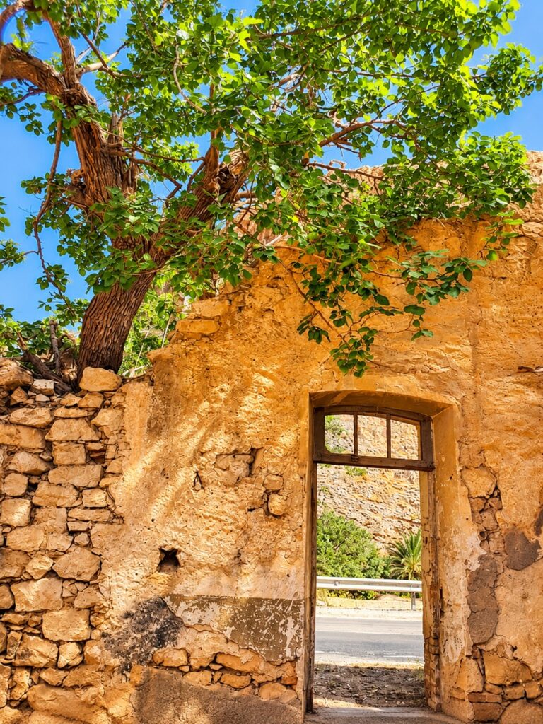 maison en terre abandonnée à Biskra
